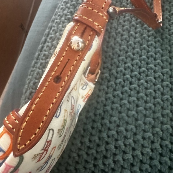 Dooney & Bourke Cross Body - Picture 3 of 16